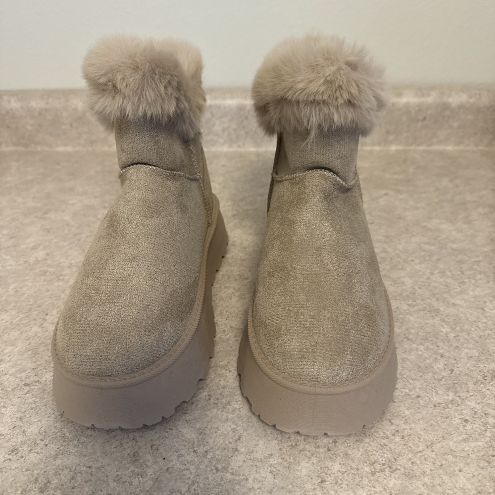 Women's Tan Faux Fur Mid-Calf Platform‎ Boots Slip-On Size 6.5 Winter Warm